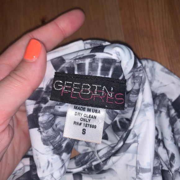 Geebin Flores Statue of Liberty Leather crop top open back - Picture 3 of 6